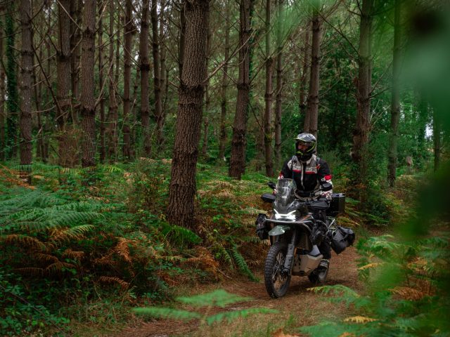 CFMOTO 1000MT-X en hors route dans les Pyrénées